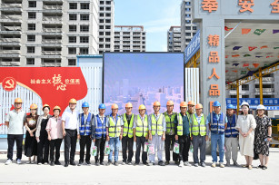 酷暑送清涼 慰問(wèn)到一線(xiàn) 致敬高溫下的堅(jiān)守